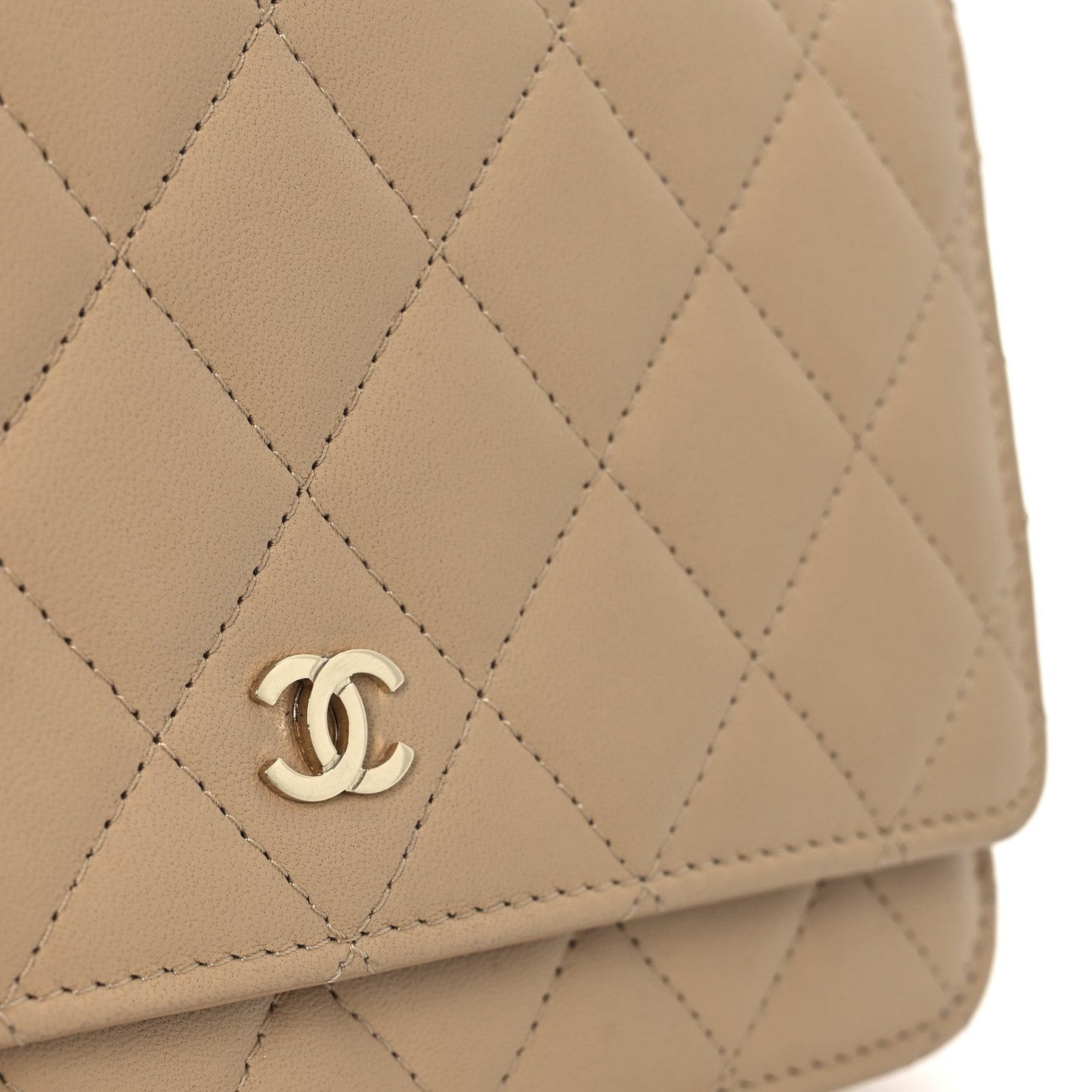 Lambskin Quilted Wallet On Chain WOC Beige