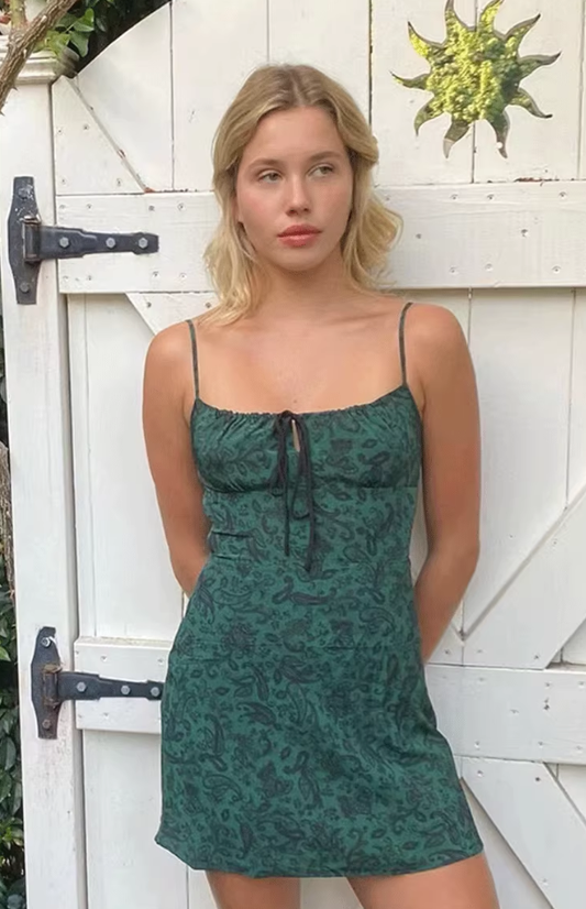 Green cashew color dress with waist and slimming suspenders R2905