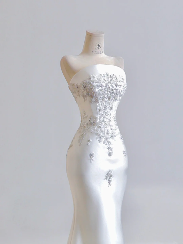 White strapless, fitted, bodycon long ball gown/bridal dress R8192