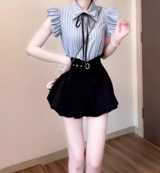 A complete set of outfits, skirt, blue striped shirt, flower bud short skirt, two-piece suit R0746