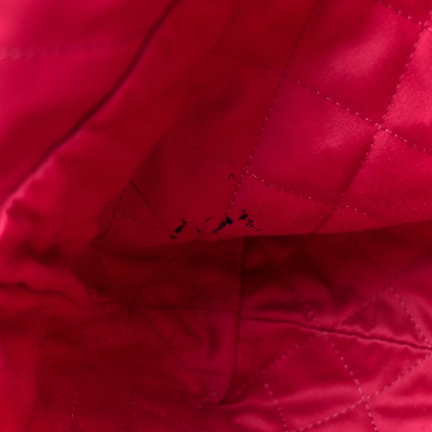 Shiny Calfskin Quilted Small Chanel 22 Fuchsia