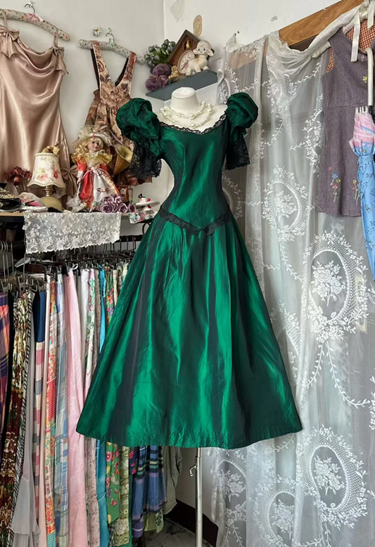 Green square neckline, puff sleeves, fitted waist, mid-length ball gown R8646