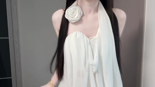 A complete set of pure and relaxed white halter top and short skirt two-piece suit R0833