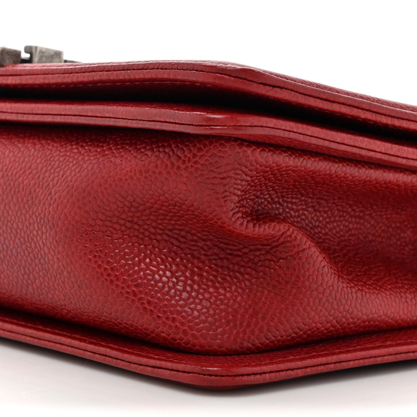 Caviar Quilted Medium Boy Flap Red