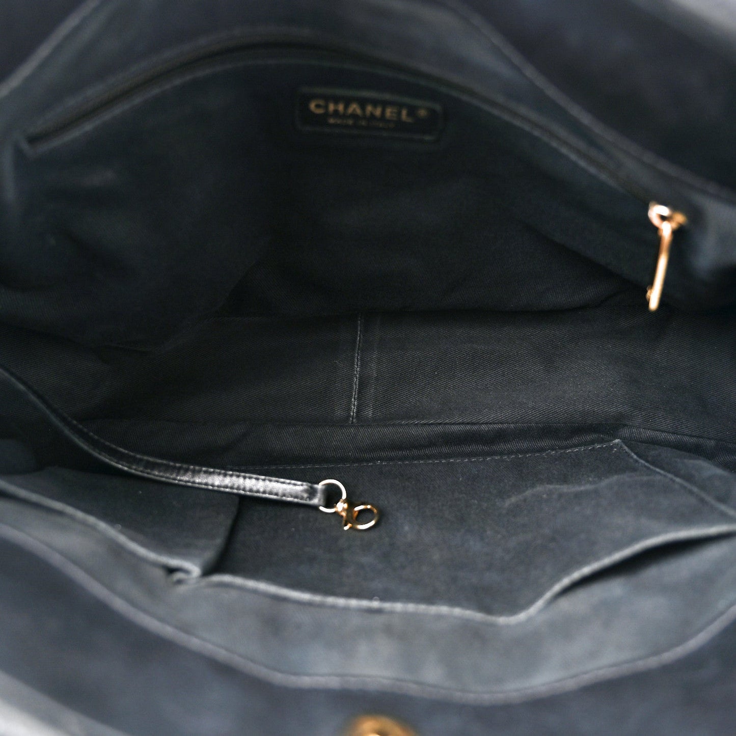 Caviar Quilted Timeless CC Soft Tote Black
