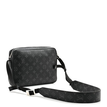 Taiga Monogram Eclipse Outdoor Messenger Black