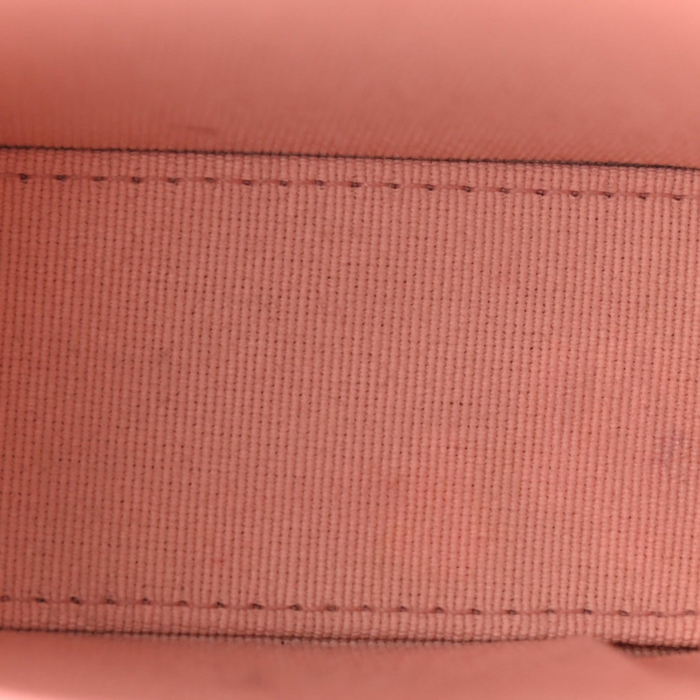 Caviar Quilted Small Vertical Coco Beauty Vanity Case With Chain Light Pink