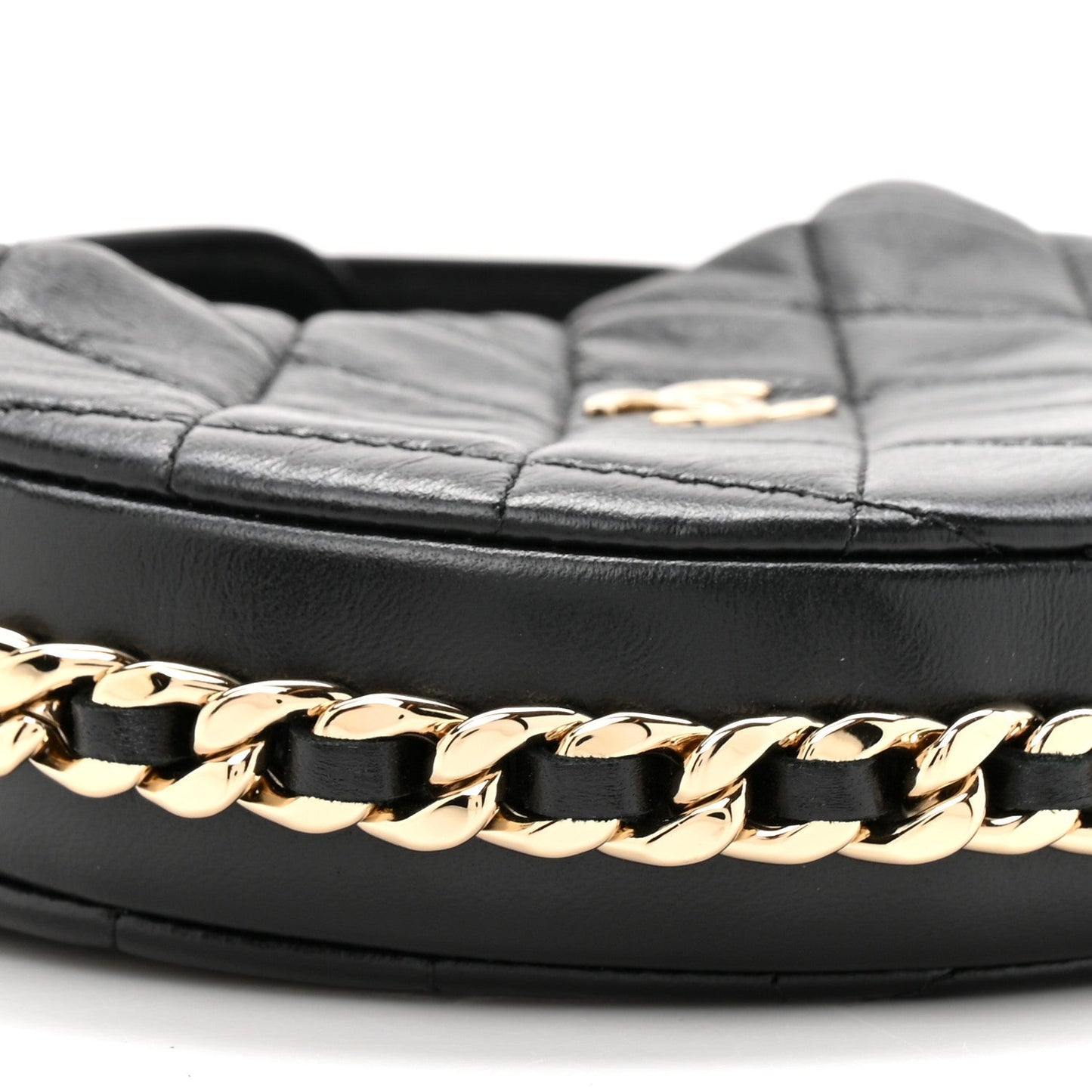 Lambskin Quilted Chain Around Pouch Black