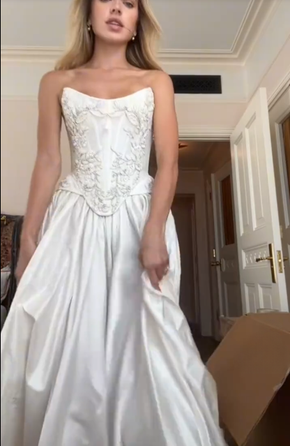 A Line Lace Up Back Strapless Wedding Dresses Simple Bridal Gowns Long Beautiful Bridal Gown