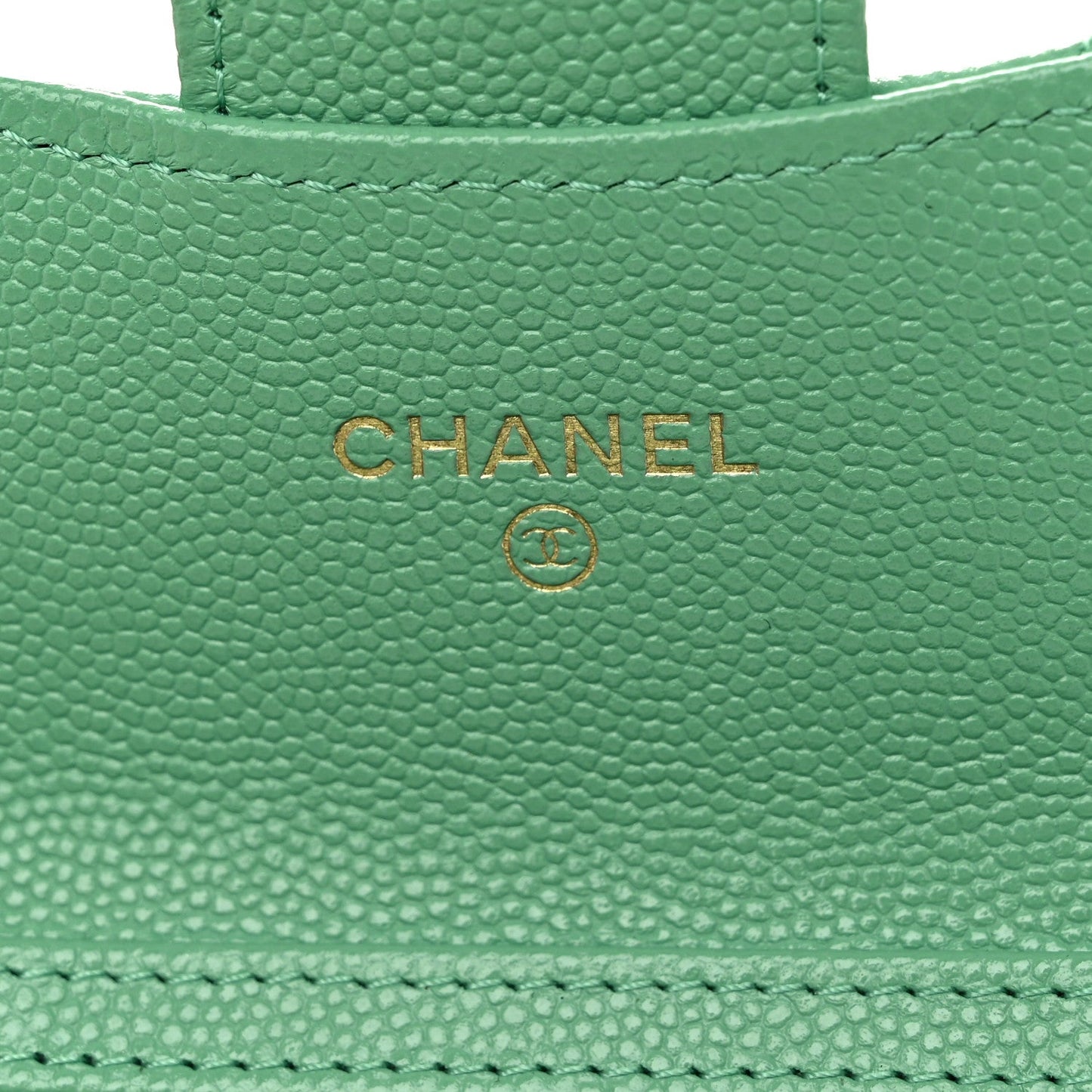 Caviar Quilted Flap Card Holder On Chain Light Green