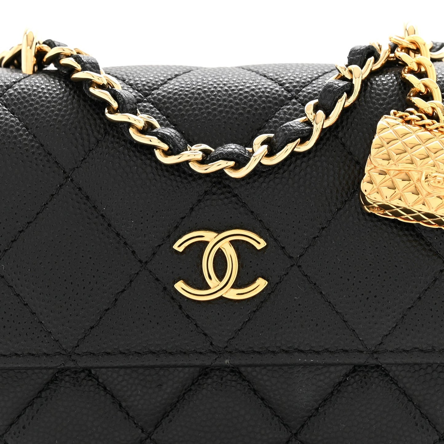 Shiny Caviar Quilted Clutch With Chain Black