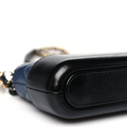 Aged Calfskin Quilted Small Gabrielle Clutch With Chain Navy Black