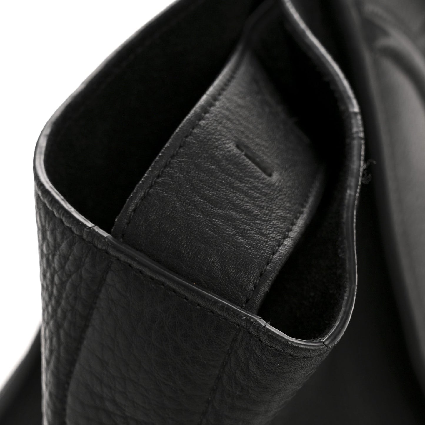 Grained Calfskin Medium Phantom Luggage Black