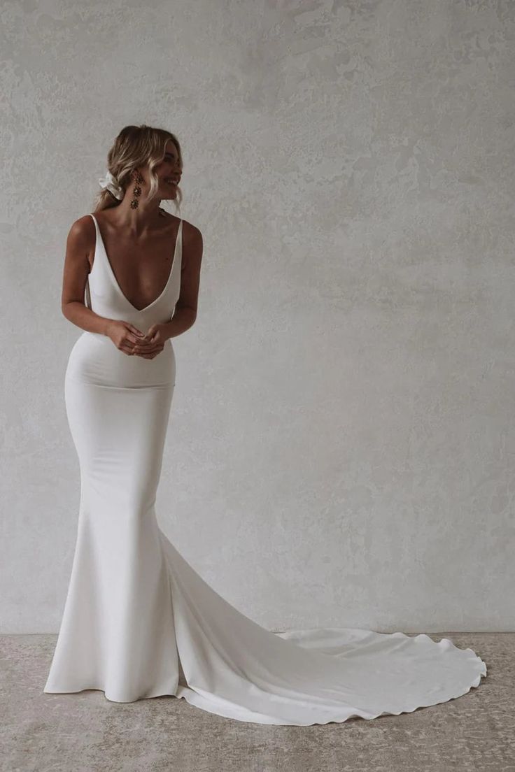 Mermaid Beach Wedding Dress Sexy Deep V neck Backless Bride Gown
