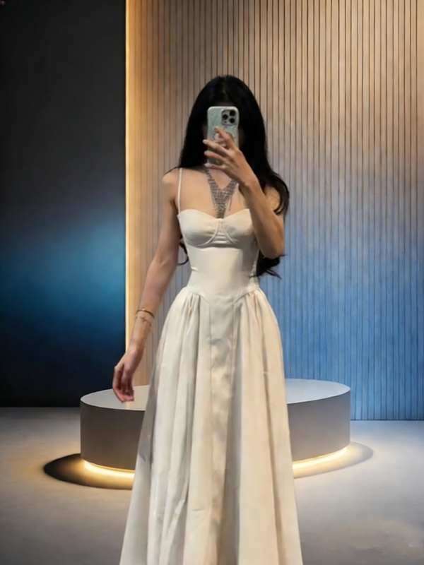 White halter-neck fitted elegant ball gown with a full skirt R8044