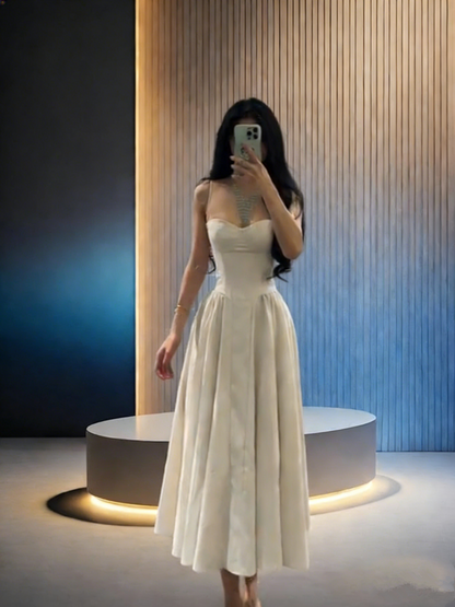 White halter-neck fitted elegant ball gown with a full skirt R8044