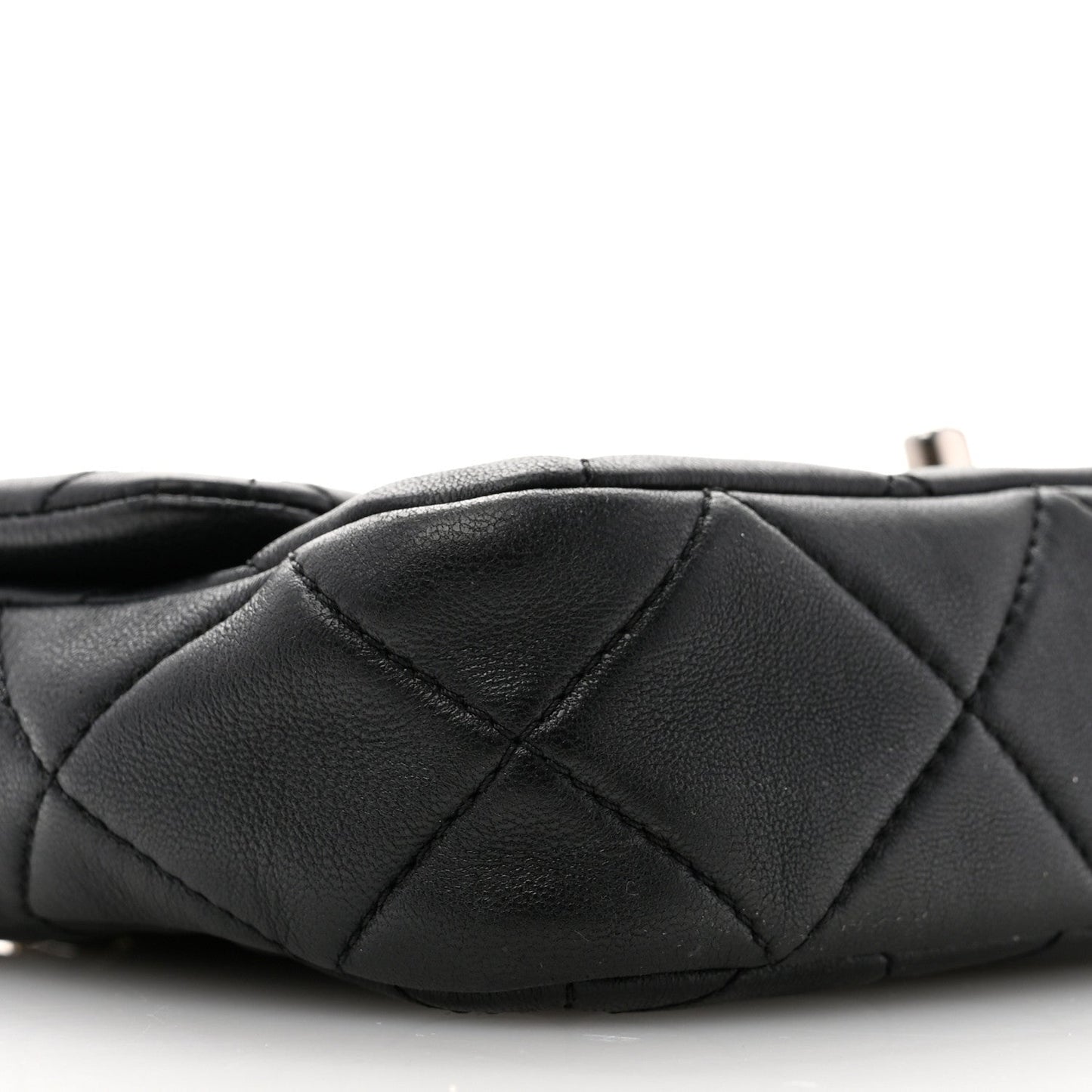 Lambskin Quilted Chain Flap Black