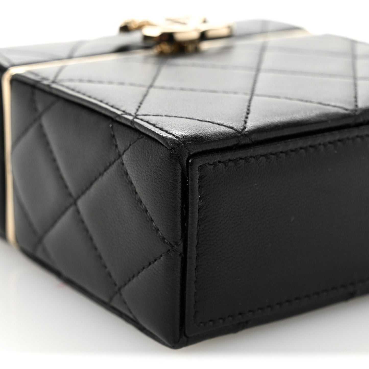 Lambskin Quilted Small Box With Chain Black
