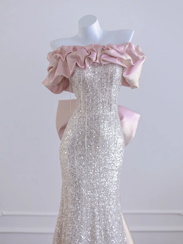 Light pink off-the-shoulder neckline with silver sequins, fitted waist, bodycon silhouette, sexy long ball gown R8276