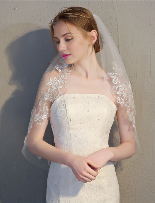 - Double layered Fashion/Lace Lace Wedding Veil Embroidered Veil 27.56 inches (70 cm) Lace/sheer/oval dress, leaving a deep impression on 2026