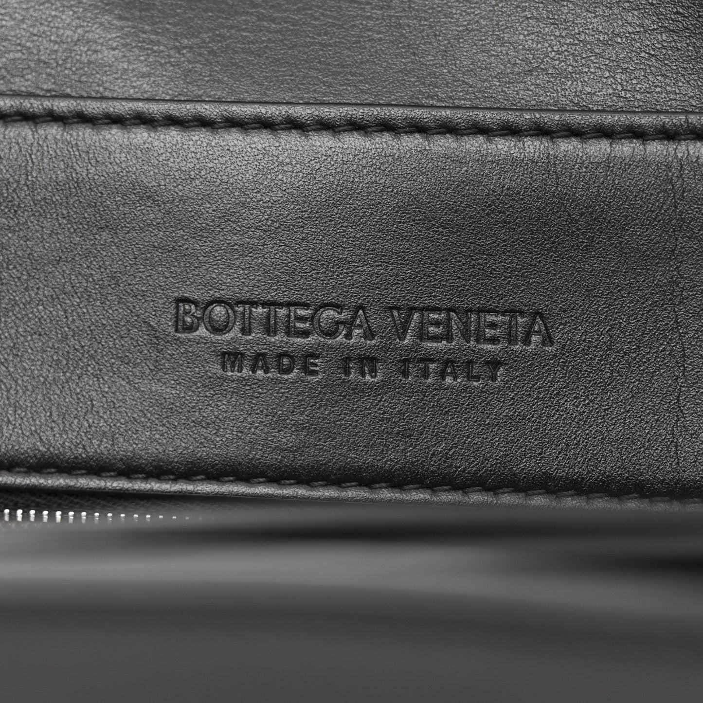Calfskin Intrecciato Medium Andiamo Messenger Bag Black