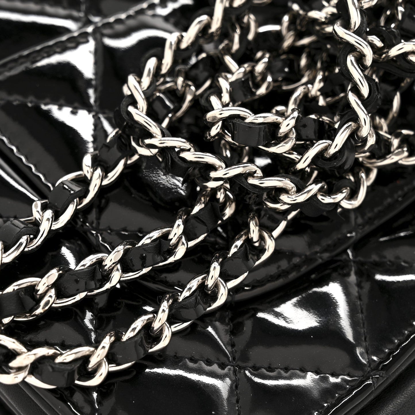 Patent Quilted Wallet On Chain WOC Black