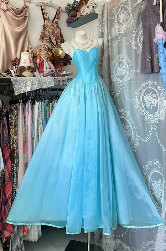 Light blue halter-neck A-line long ball gown R7582