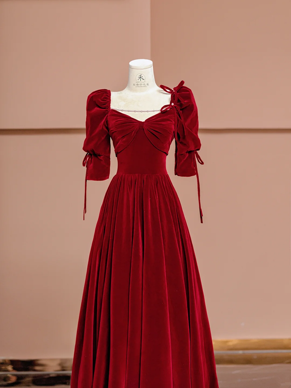 Red square neckline fitted long ball gown R8415