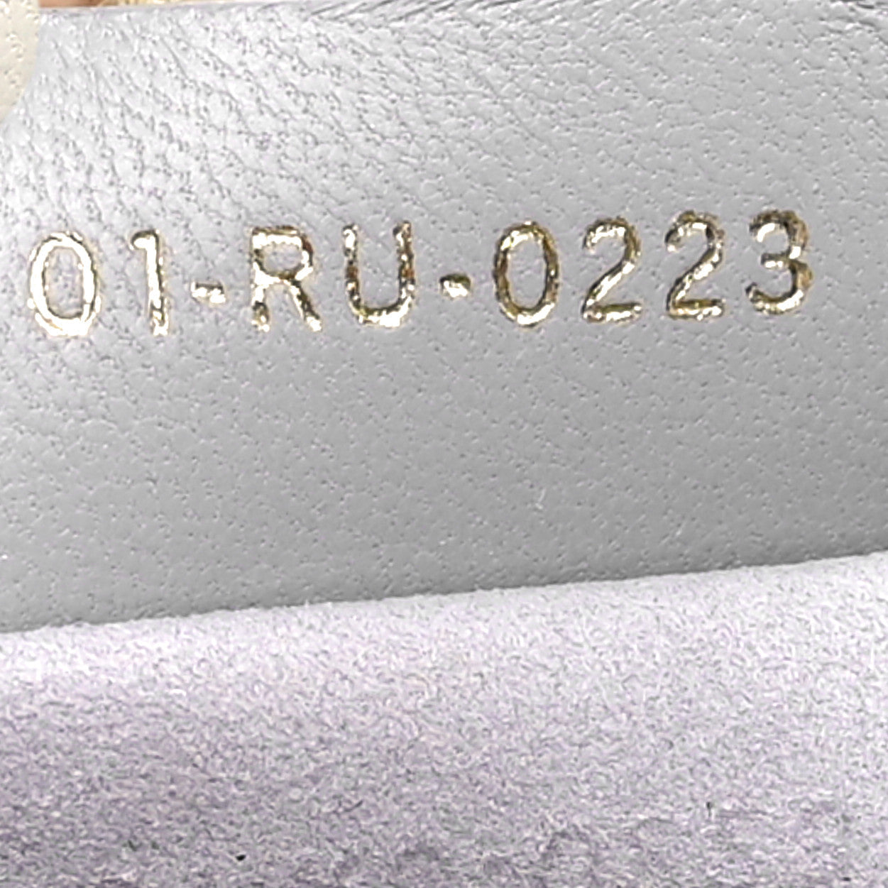 Lambskin Supple Macrocannage Small Ammi Bag Grey