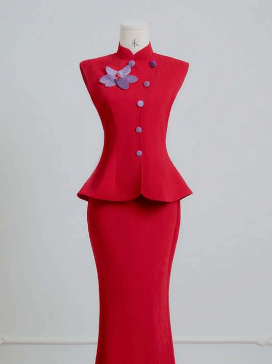 A red sleeveless, fitted top paired with a sexy pencil skirt; suitable for a ball gown or wedding dress R8218