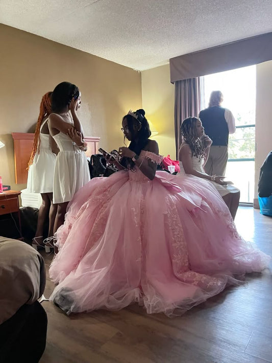 A Line Pink Off Shoulder Quinceanera Dresses Sweet 15 16 Prom Ball Gowns