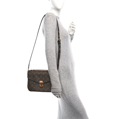 Monogram Pochette Metis