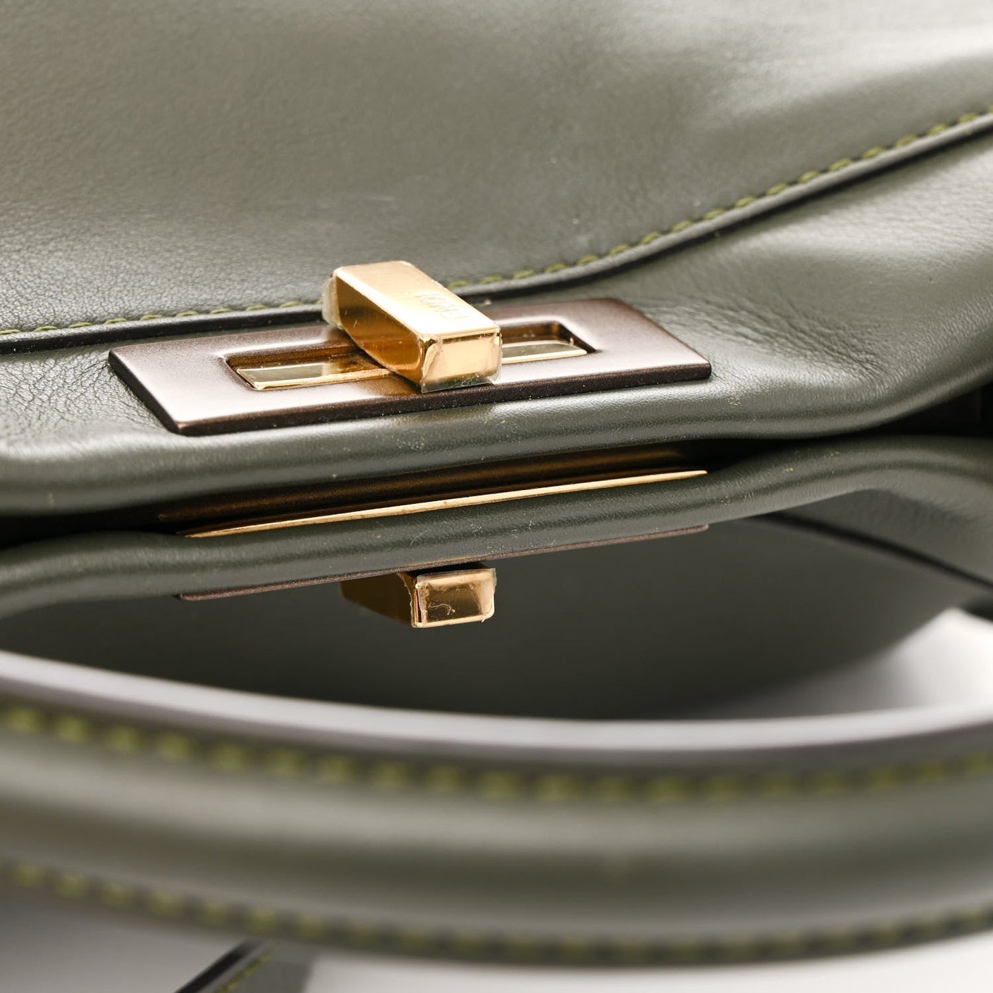Vitello Seta Shiny Nappa Medium Peekaboo Iconic Satchel Verde Prato Makeup