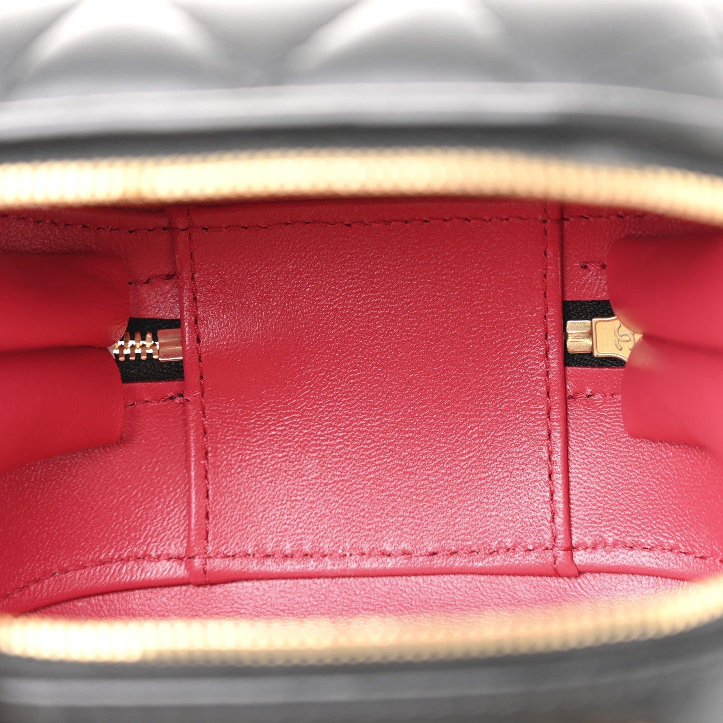 Lambskin Quilted CC Bubble Vanity Case With Chain Black