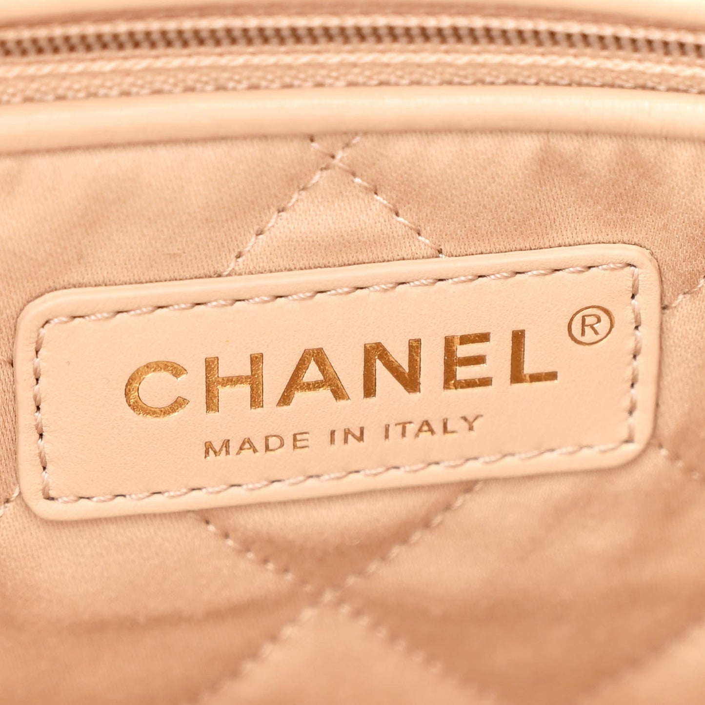 Shiny Calfskin Quilted Chanel 22 White Black