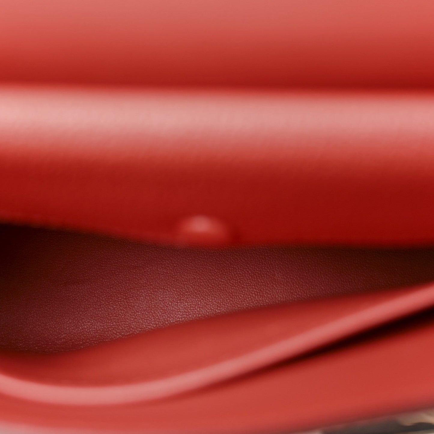 Chevre Mysore Mini Verrou Chaine Bag Rouge Tomate