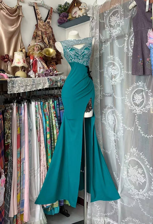 Green sleeveless fitted waist slim-fitting long ball gown with slit R7589