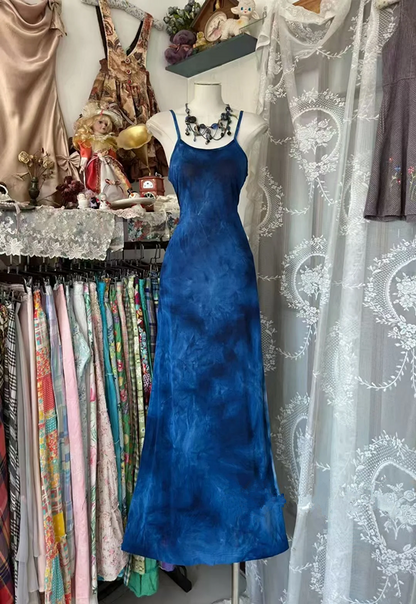 Blue halter-neck fitted long ball gown R7521