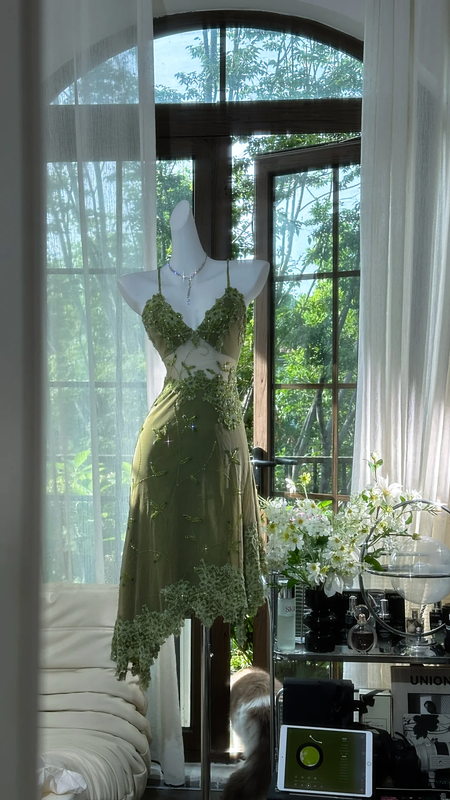 Green halter-neck, fitted waist, cutout sexy midi-length ball gown R7639