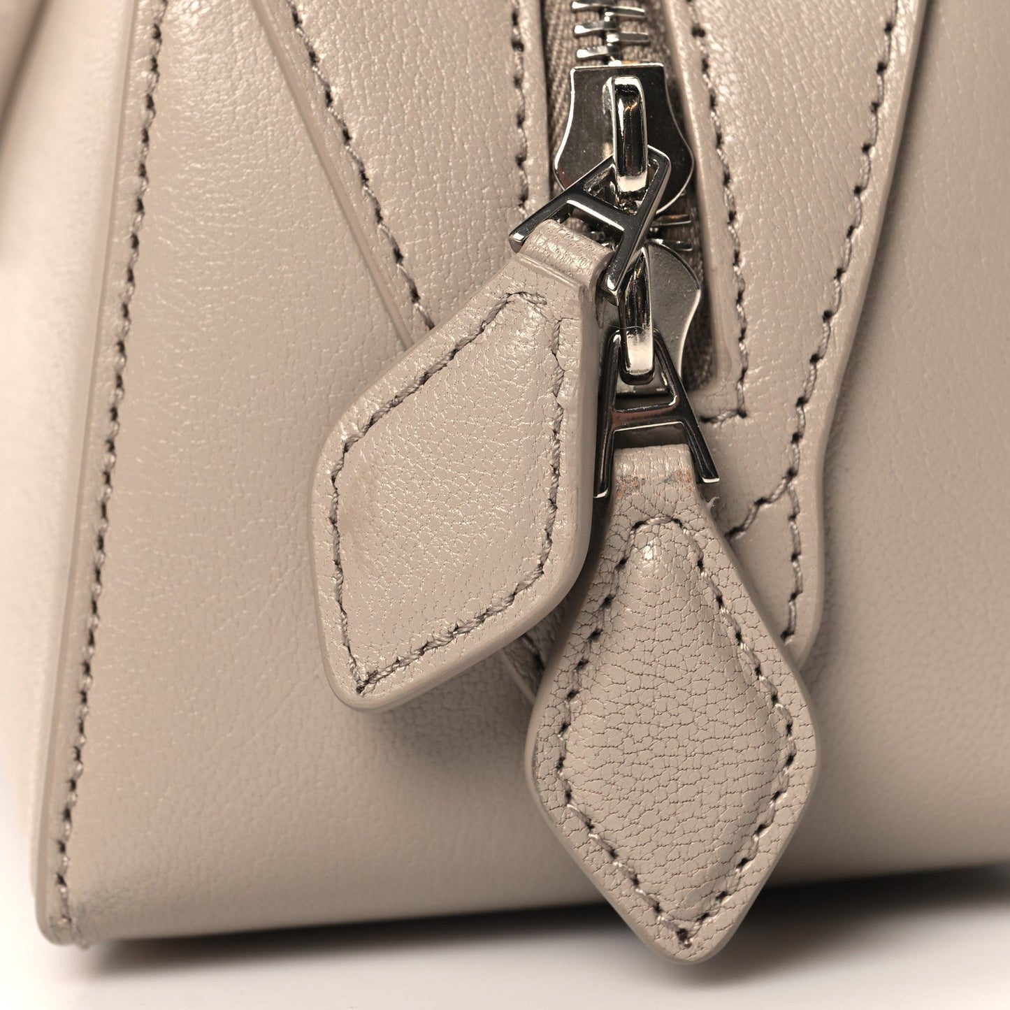 Shiny Goatskin Medium Le Teckel Bag Grege