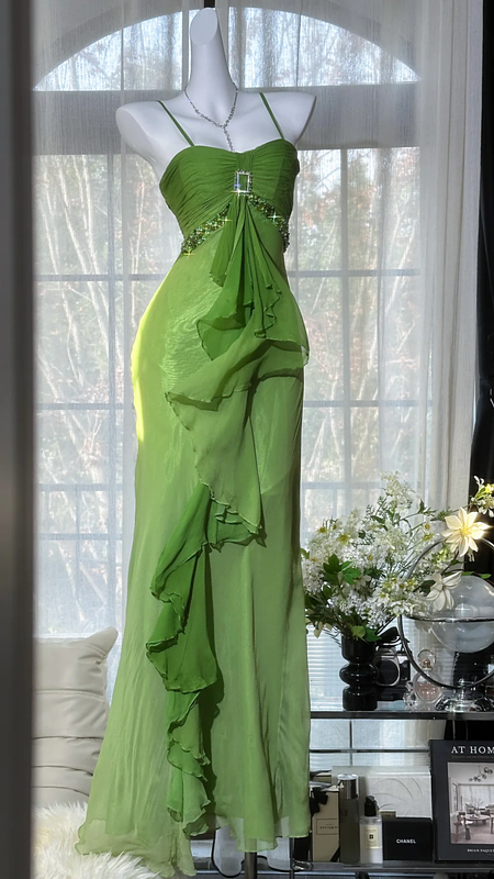 Green halter-neck fitted sexy ball gown R8098