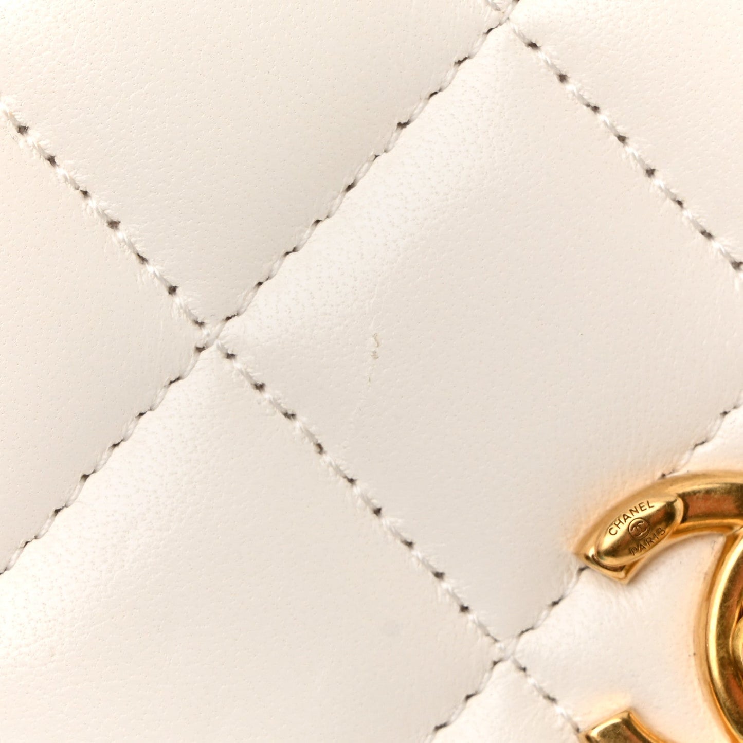 Lambskin Quilted CC Pearl Crush Wallet on Chain WOC White