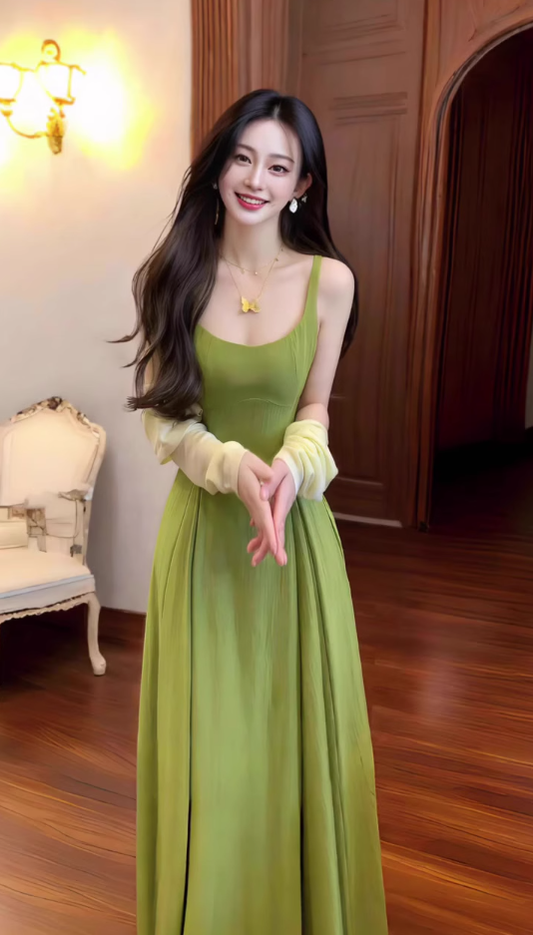High-grade green square-neck suspender dress, gentle style, beautiful waist temperament long dress R0471