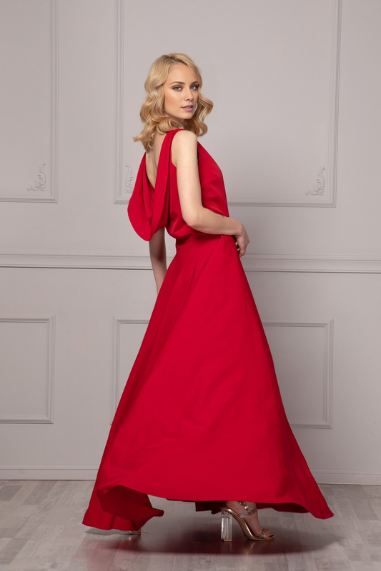 - Sleeveless backless boat neck and floor length Prom dress
