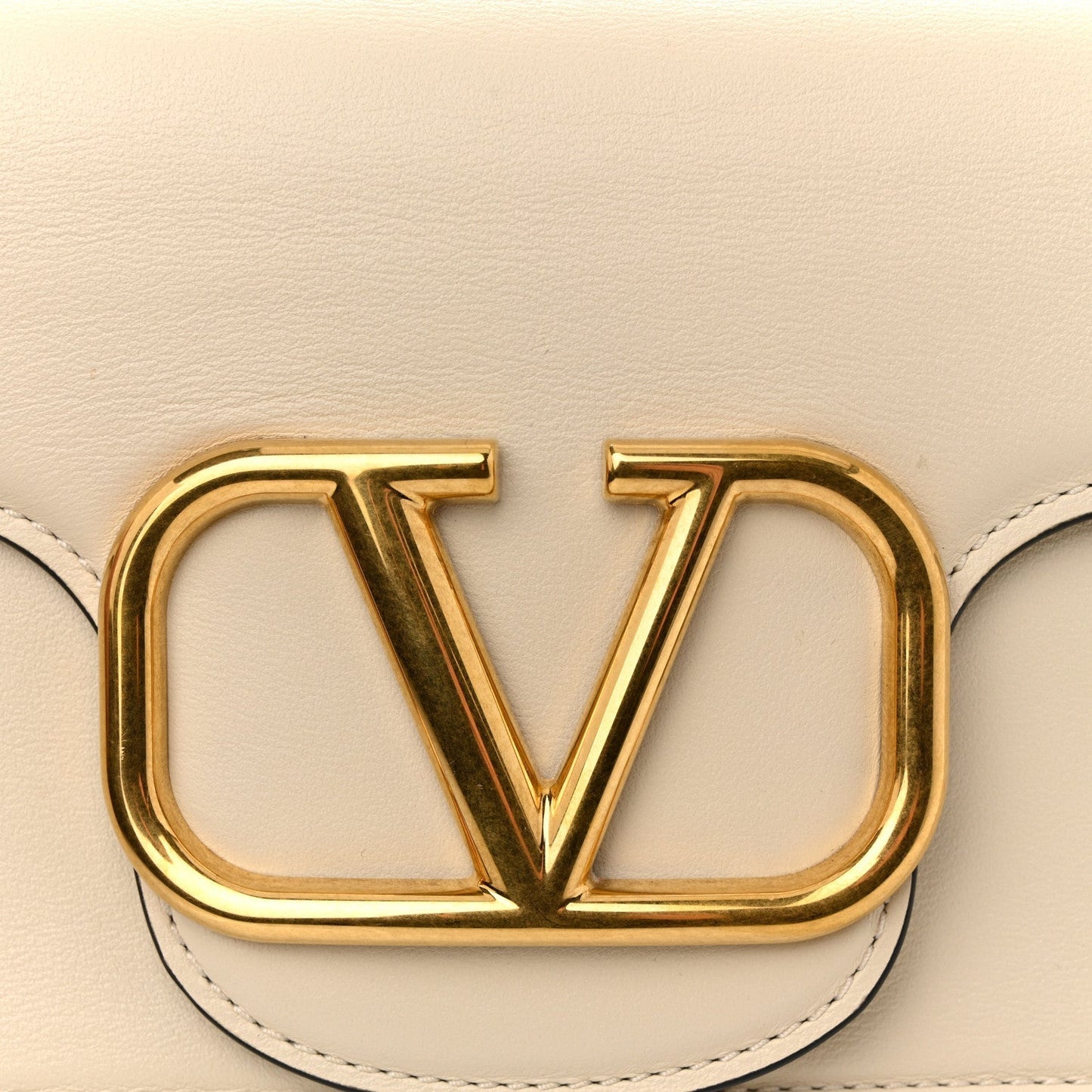 Calfskin Vlogo Loco Shoulder Bag Light Ivory