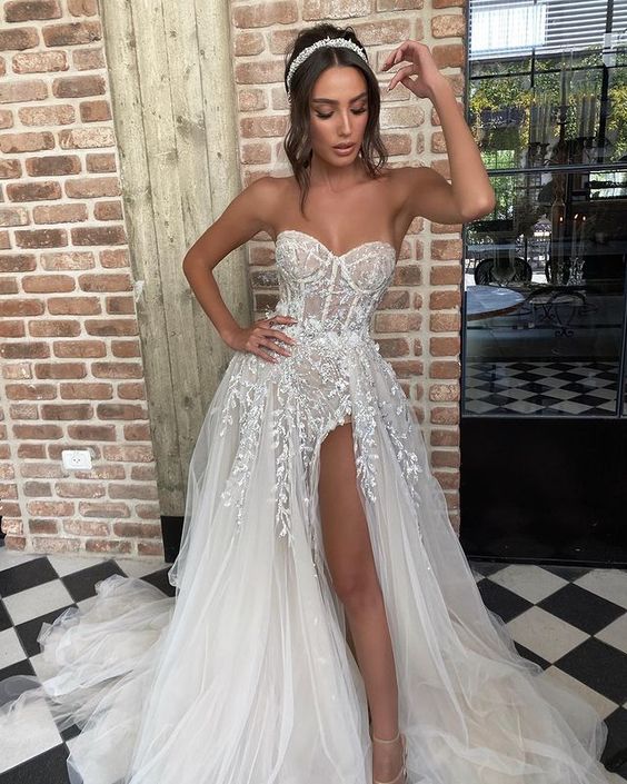 Tulle Bridal Dress Split Wedding Gown Floral Applique Sleeveless Wedding Dress