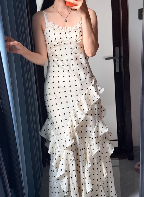 Chic Women Dress Spaghetti Straps Polka Dots Ruffle Birthday Party Outfits Seaside Dress Travel Dress    D5050