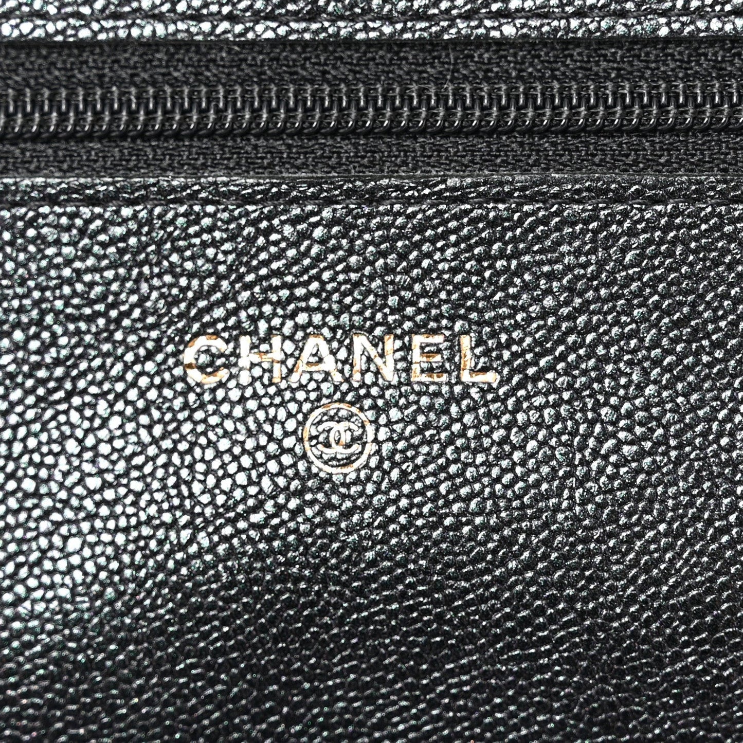 Iridescent Caviar Quilted Wallet on Chain WOC Black