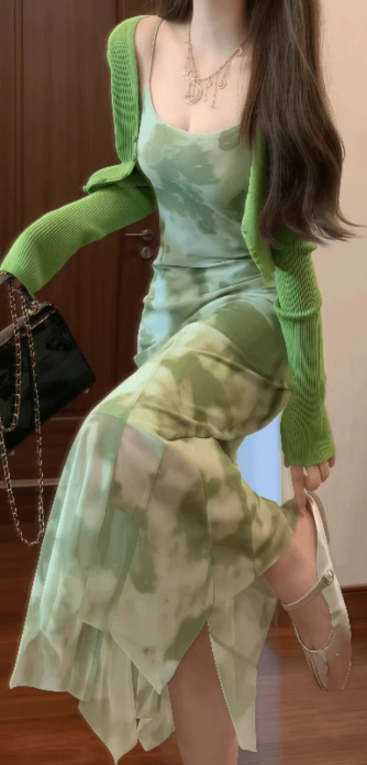 Green floral suspender dress, beautiful waist and slim hip skirt R0618