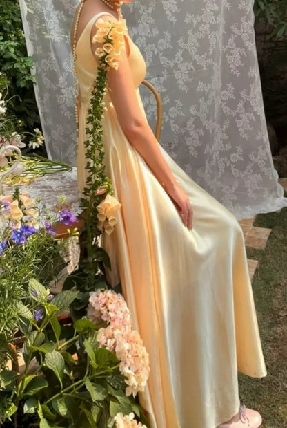 Charming Prom Dress Yellow Satin A Line Square Neck Impeiral Dress Gala Dress Evening Dress       D5480